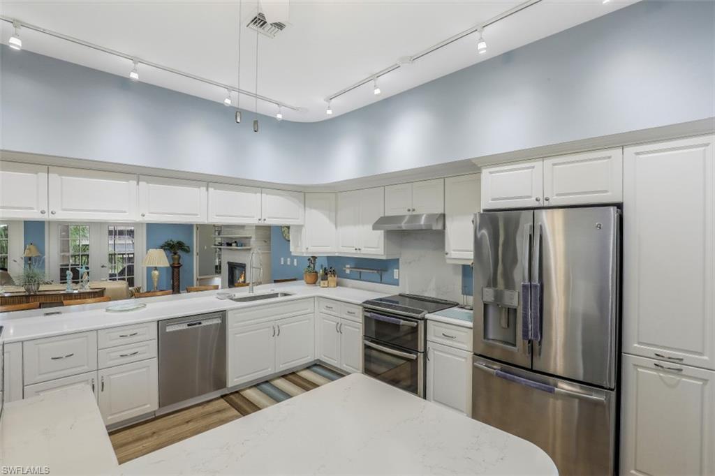 PARKWAY EAST - Residential