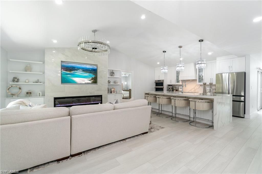 COLLIER WOODS - Residential