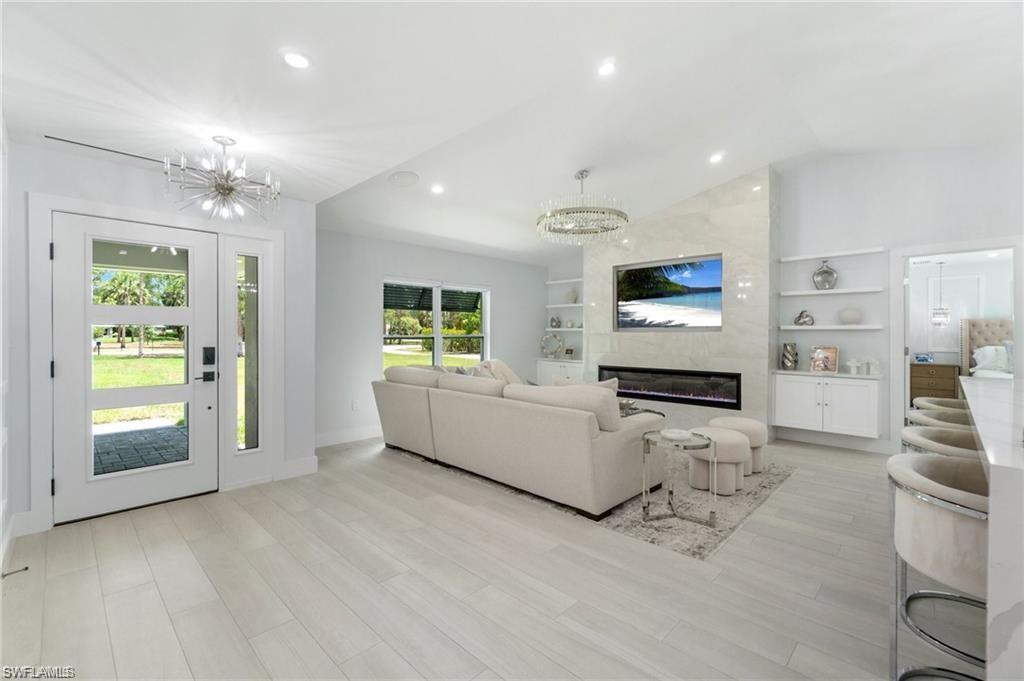 COLLIER WOODS - Residential