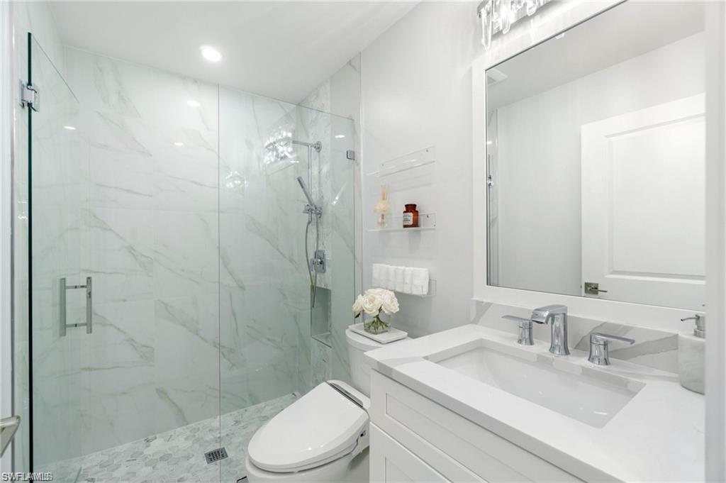 COLLIER WOODS - Residential