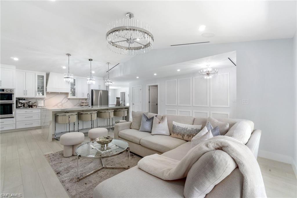 COLLIER WOODS - Residential