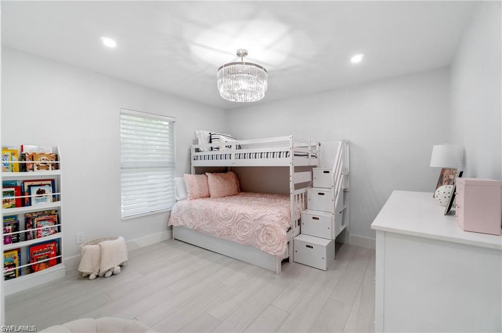 COLLIER WOODS - Residential