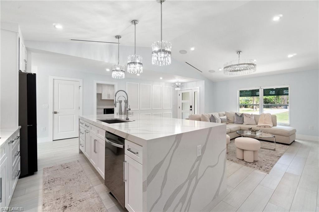 COLLIER WOODS - Residential