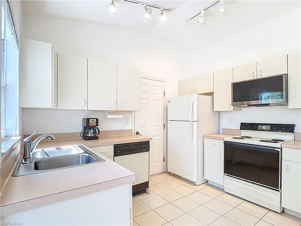 DEL VERA COUNTRY CLUB - Residential