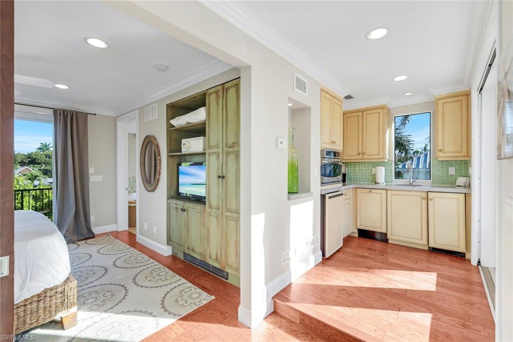 OLDE NAPLES - Residential