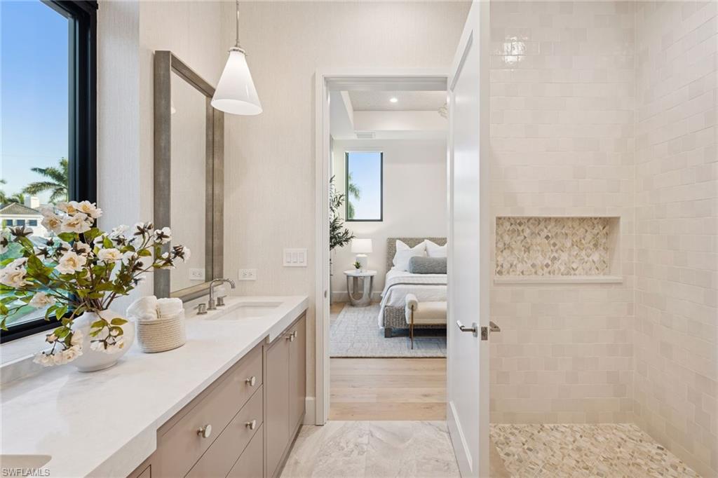 AQUALANE SHORES - Residential