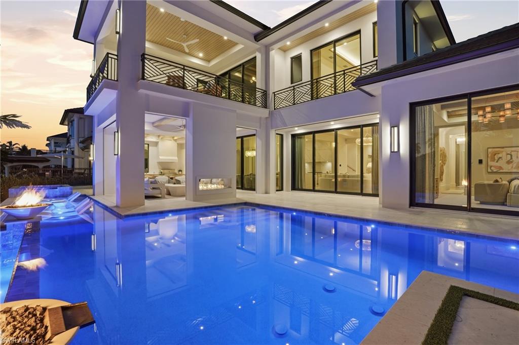 AQUALANE SHORES - Residential