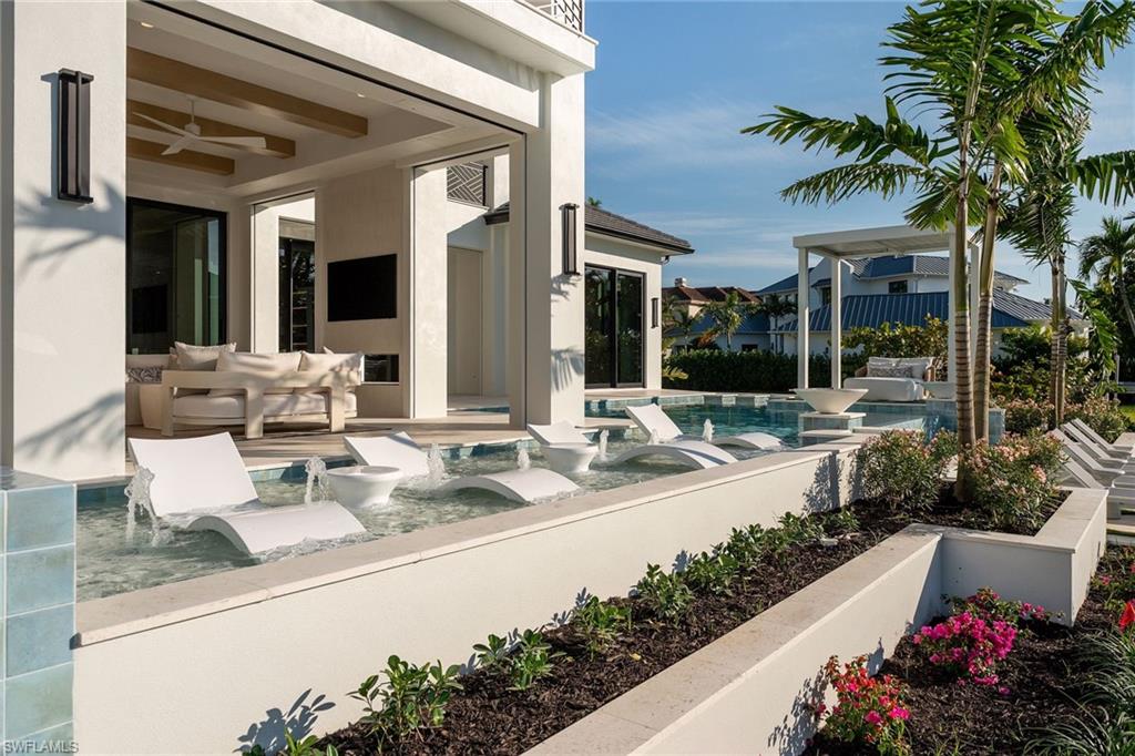 AQUALANE SHORES - Residential