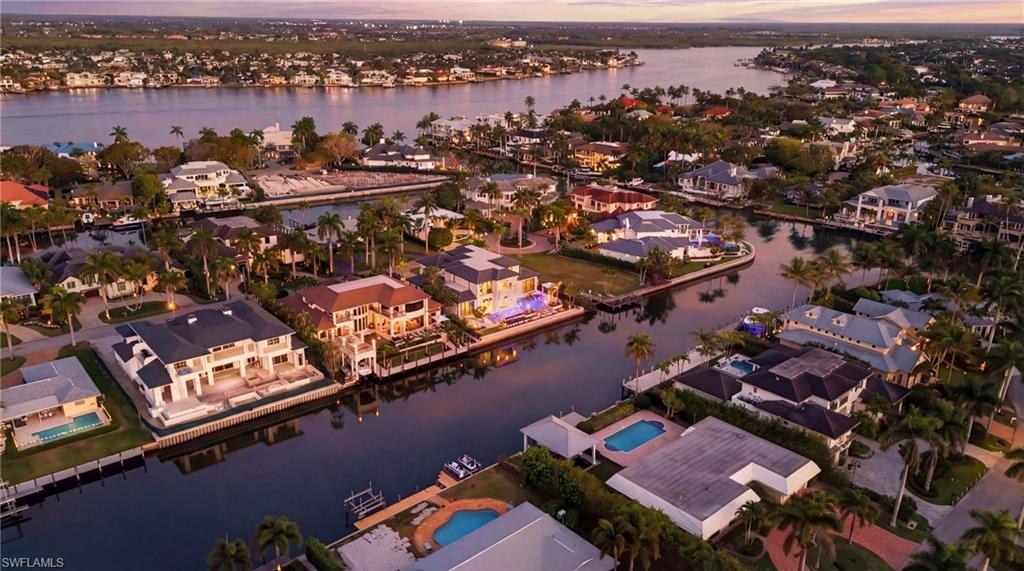 AQUALANE SHORES - Residential