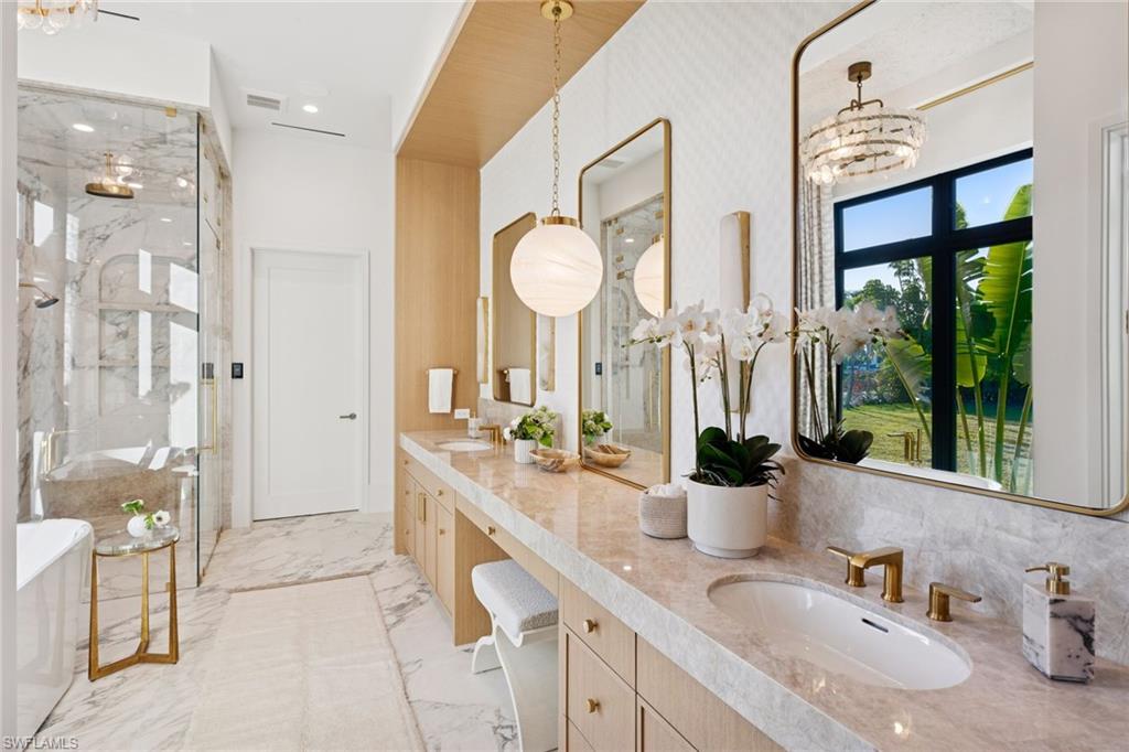 AQUALANE SHORES - Residential