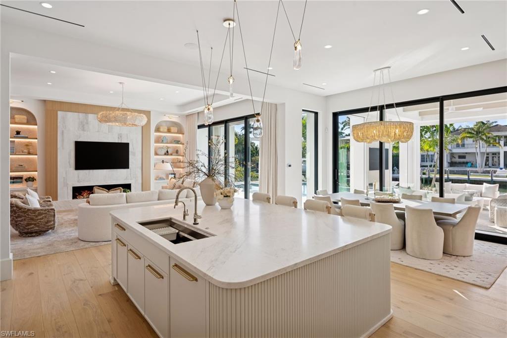 AQUALANE SHORES - Residential