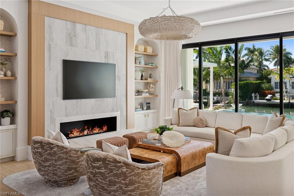 AQUALANE SHORES - Residential