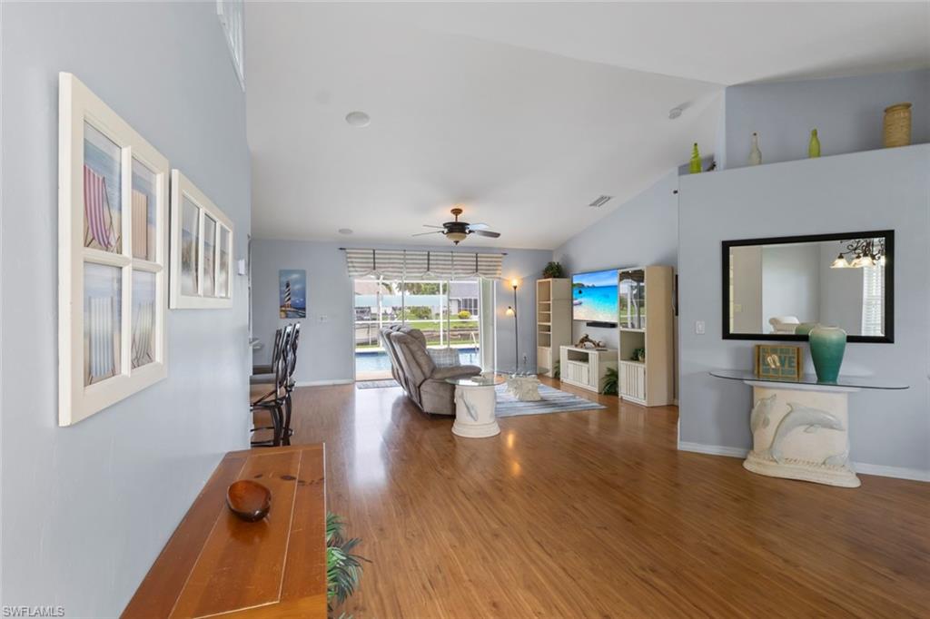 608 SW 43rd TER