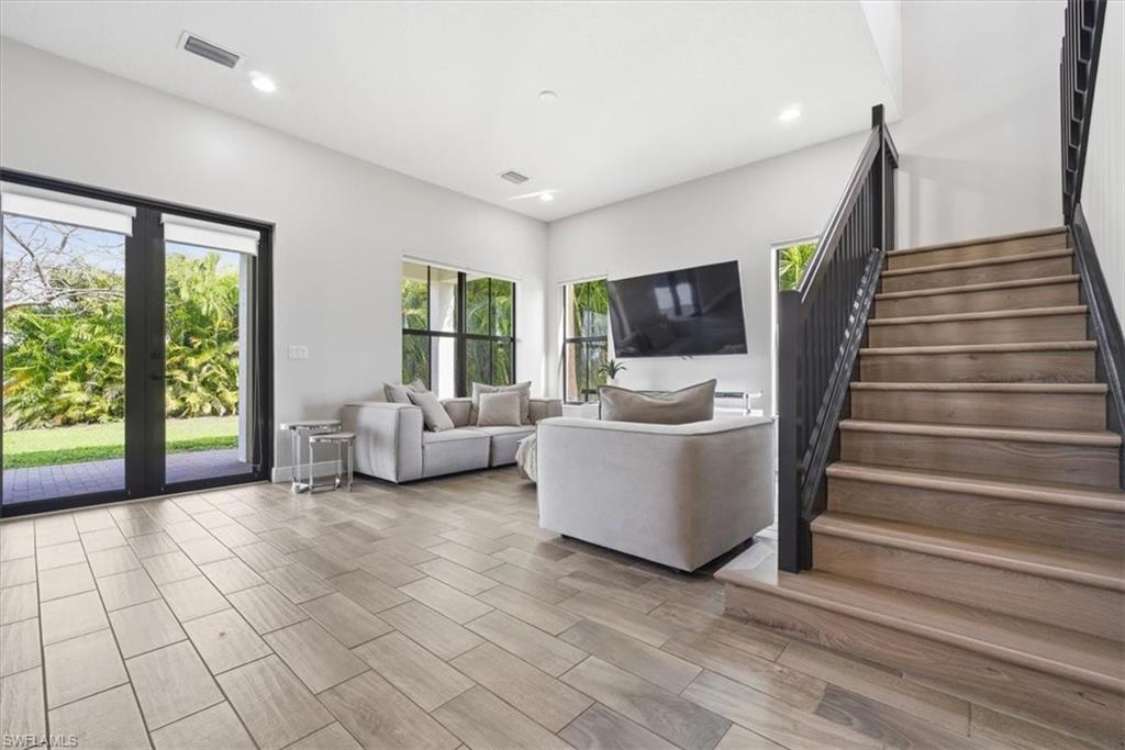 MAPLE RIDGE - Residential