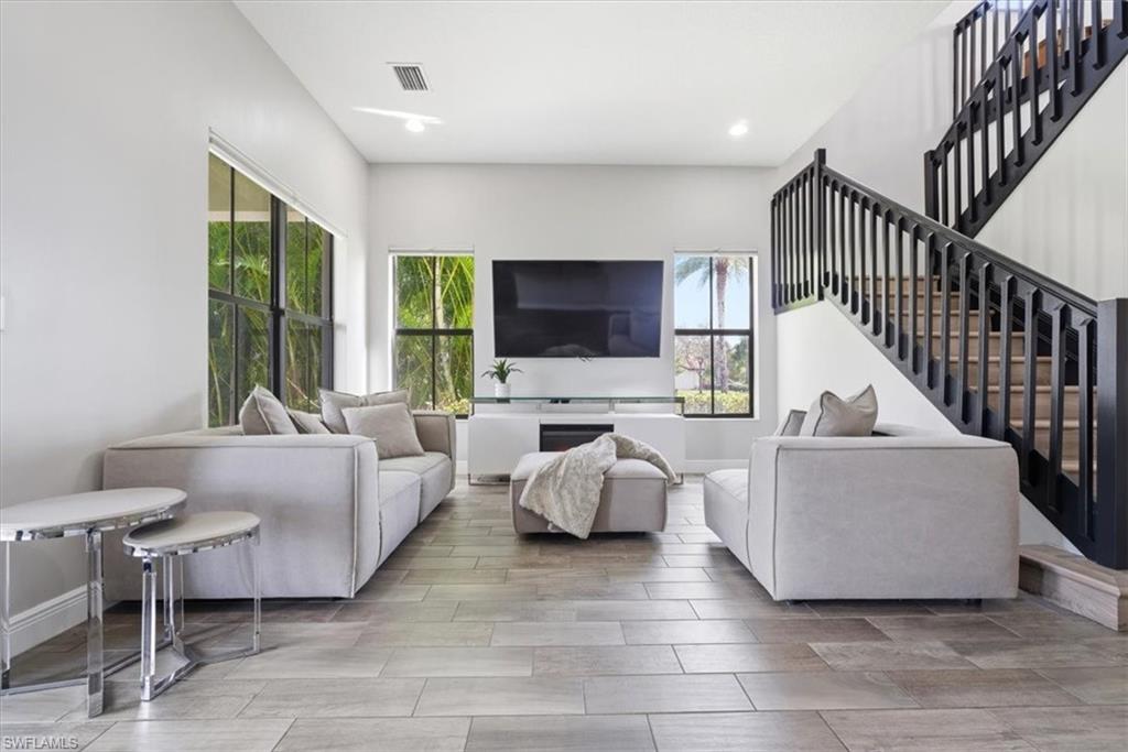 MAPLE RIDGE - Residential