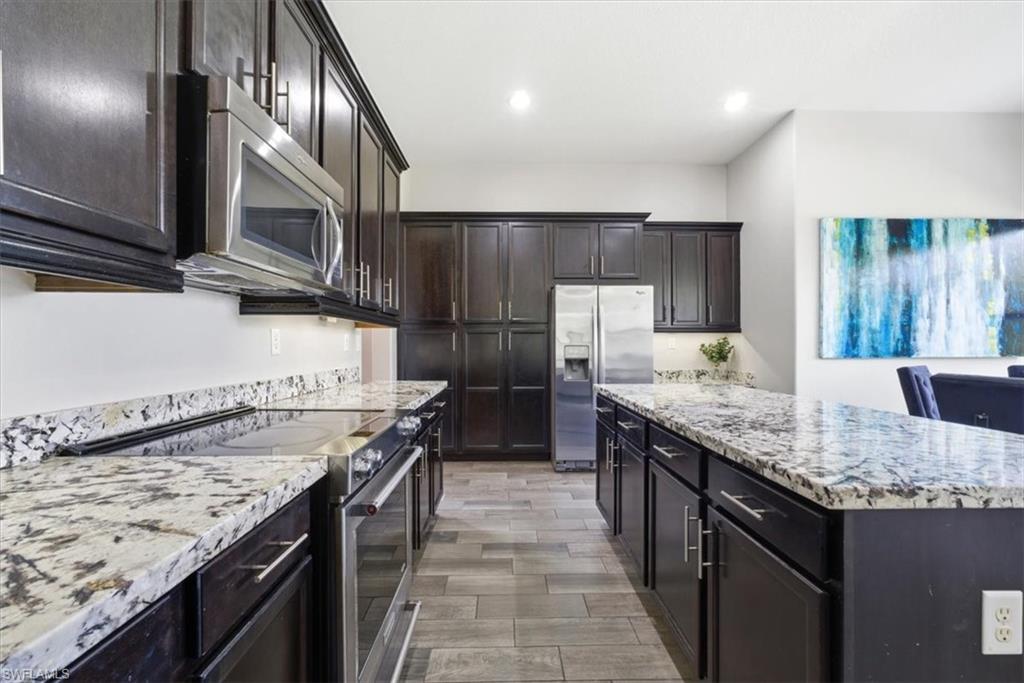 MAPLE RIDGE - Residential