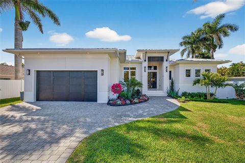 766 95th AVE N NAPLES FL 34108