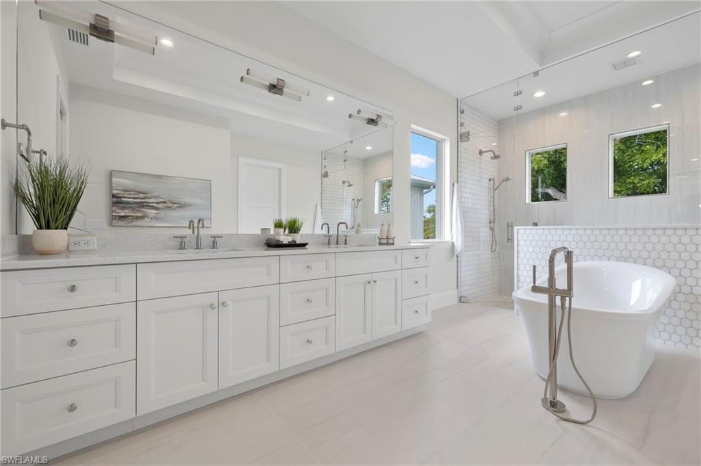 NAPLES PARK - Residential