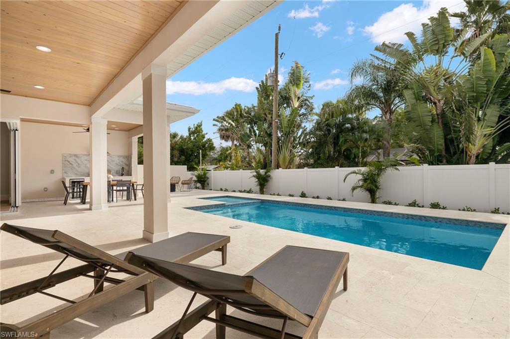 NAPLES PARK - Residential