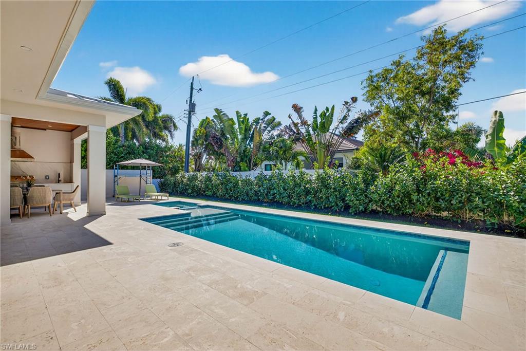 NAPLES PARK - Residential