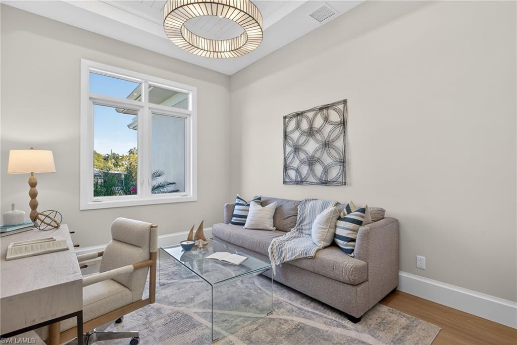 NAPLES PARK - Residential