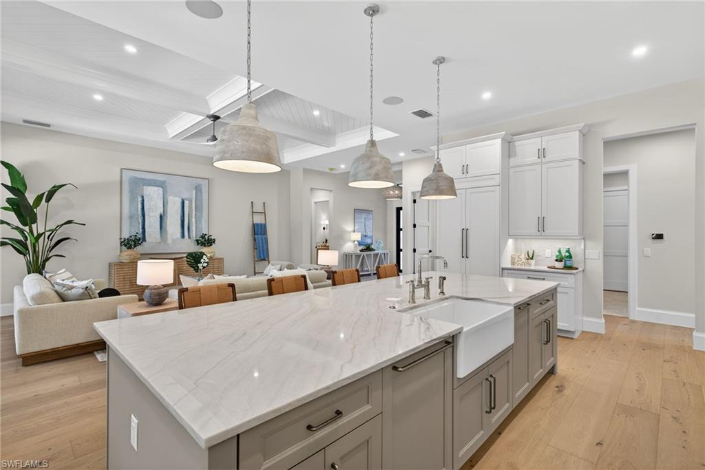 NAPLES PARK - Residential