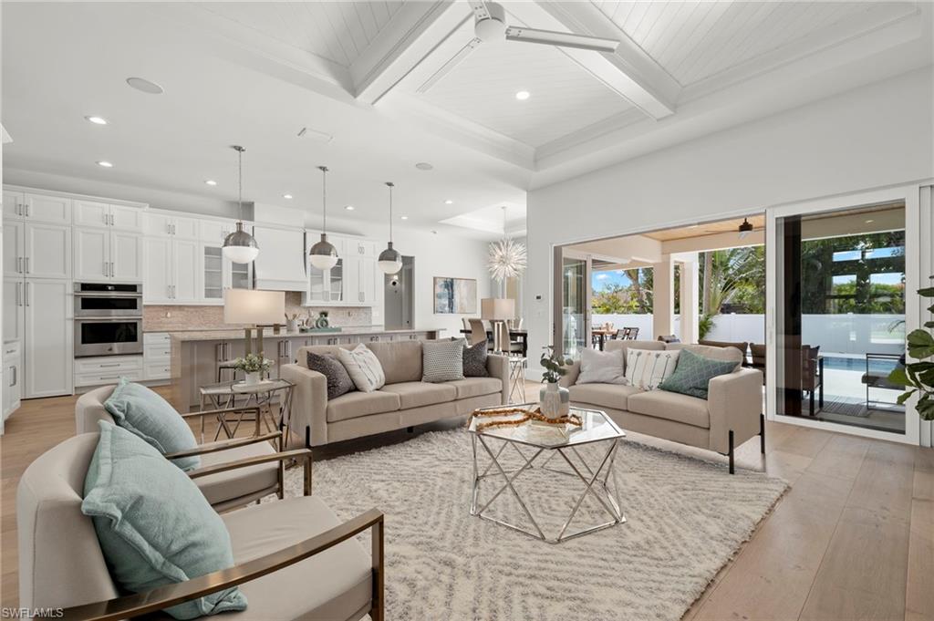 NAPLES PARK - Residential