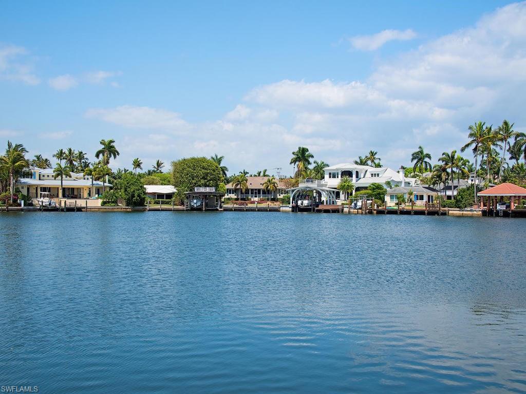 AQUALANE SHORES - Residential