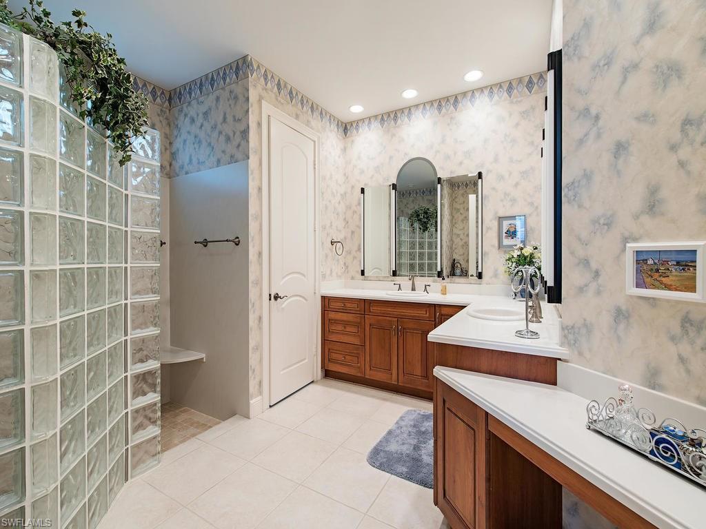 AQUALANE SHORES - Residential