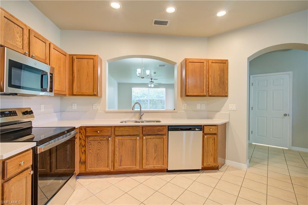 9642 Roundstone CIR