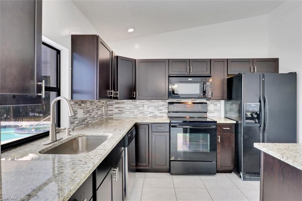 GOLDEN GATE CITY - Residential