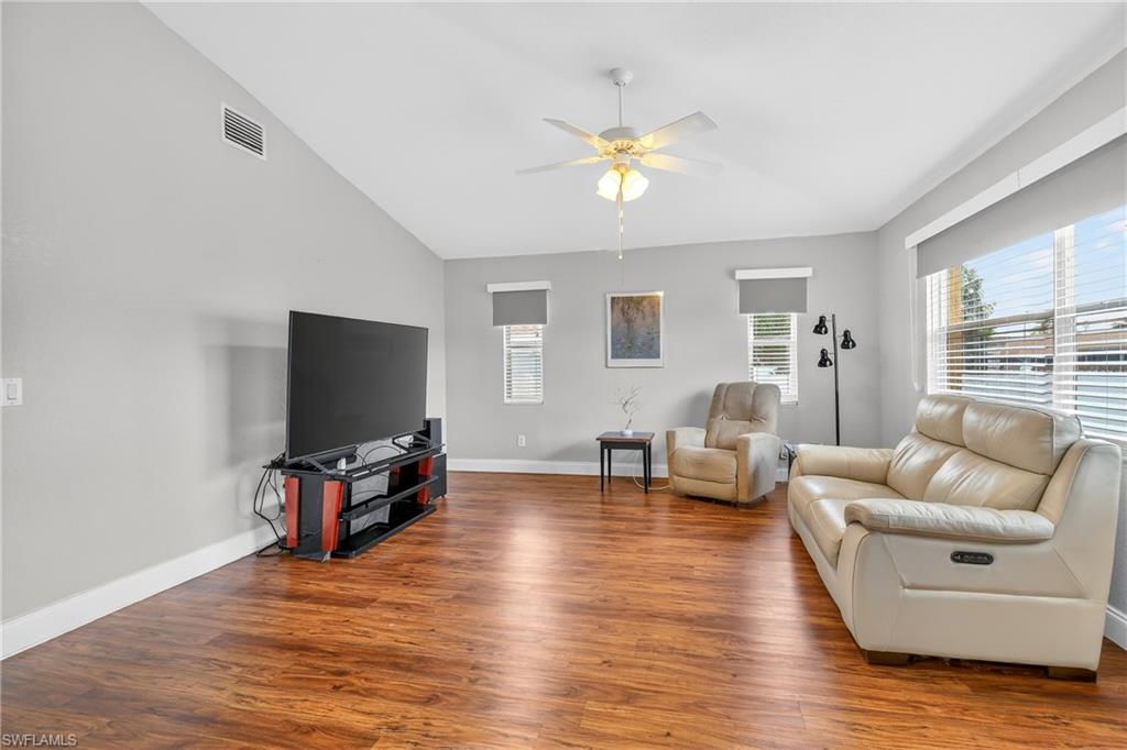 WILLOW CREEK - Residential