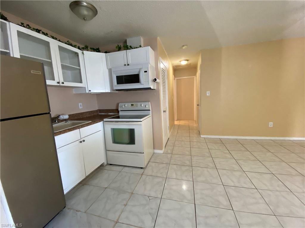 SAN CARLOS PARK NORTHWEST ADDITION - Residential Lease