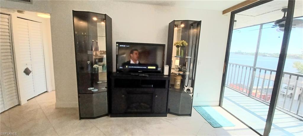 SCHOONER BAY - Residential