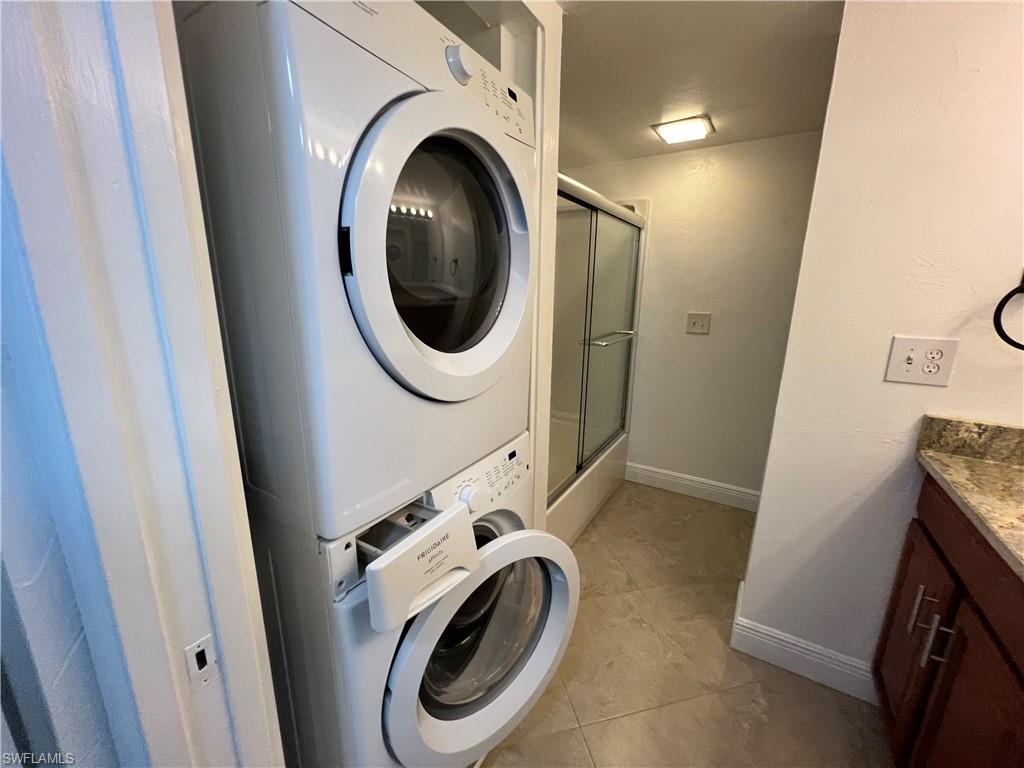 SCHOONER BAY - Residential