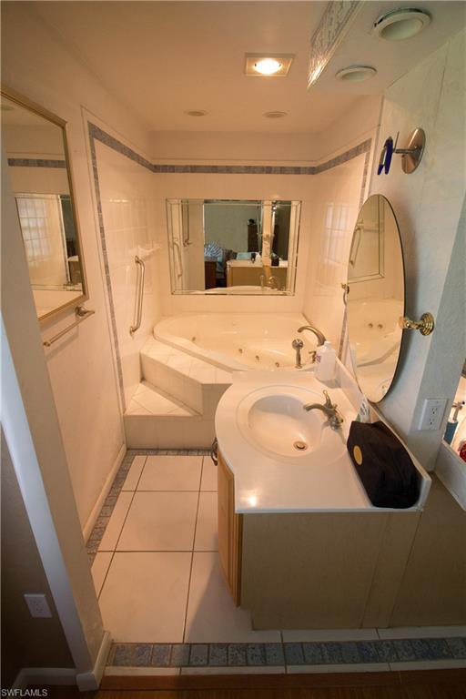 WILLOW LAKE SOUTH - Residential