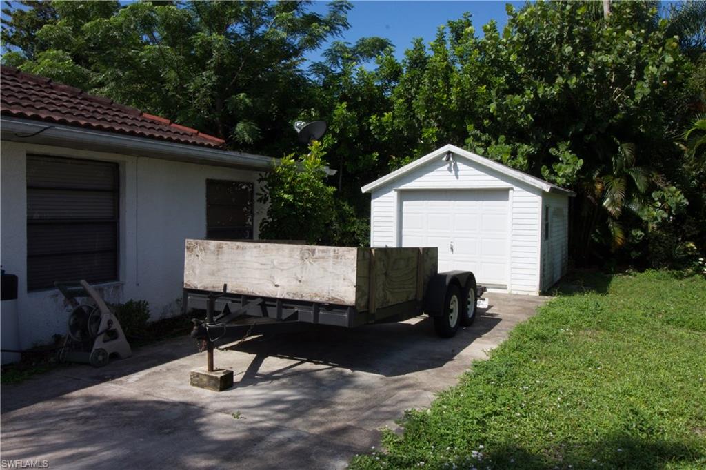 WILLOW LAKE SOUTH - Residential