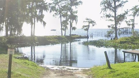 338 Riviera DR CRESCENT CITY FL 32112