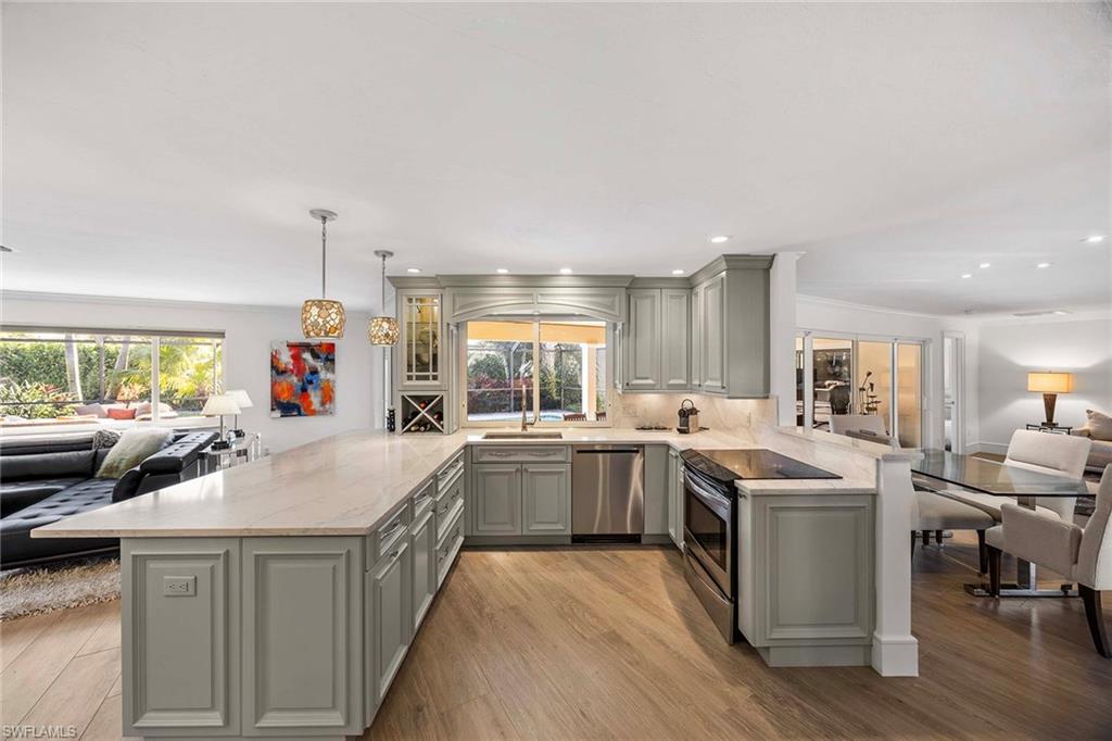 PARK SHORE - Residential