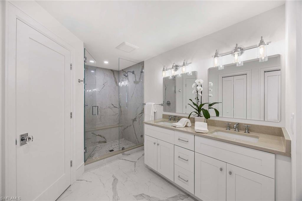 PARK SHORE - Residential