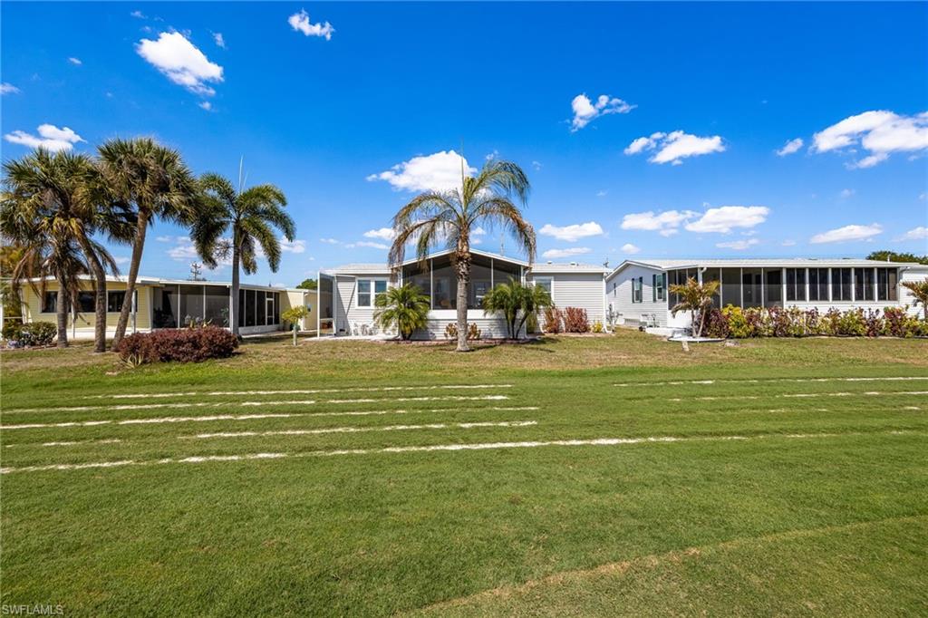 SIX LAKES COUNTRY CLUB - Residential