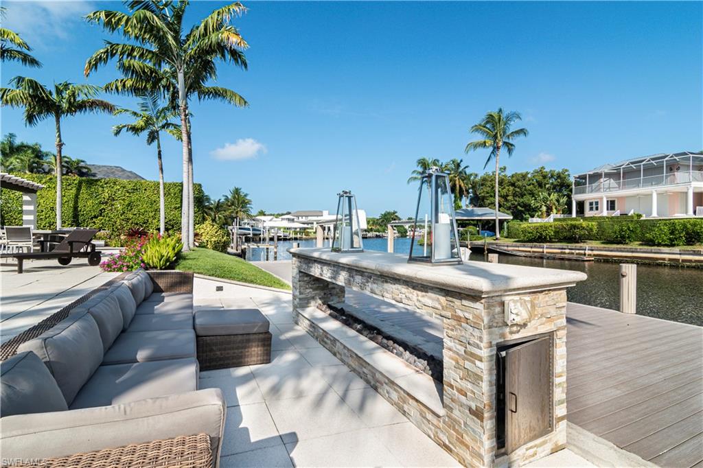 AQUALANE SHORES - Residential