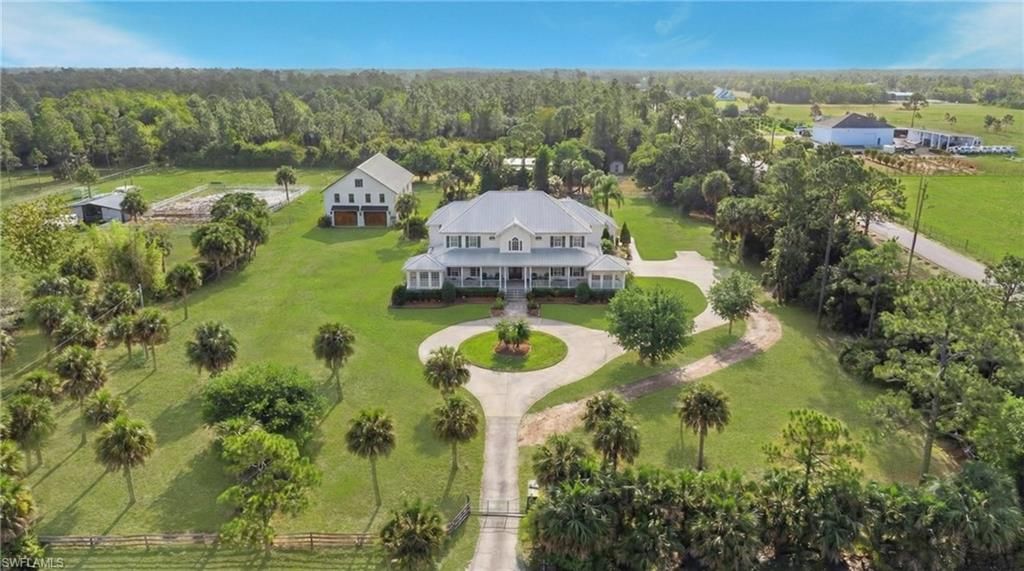 Photo of 940 10th ST SE, NAPLES, FL 34117 (MLS # 226013515)