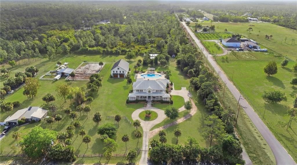 Photo of 940 10th ST SE, NAPLES, FL 34117 (MLS # 226013515)