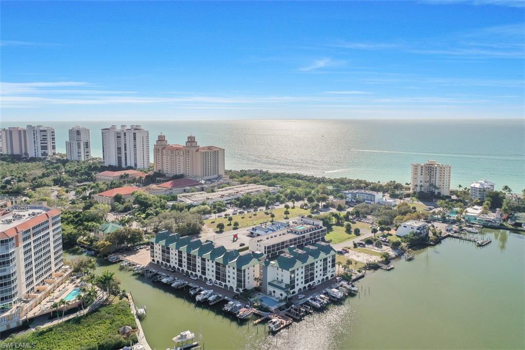 BAREFOOT PELICAN - Residential