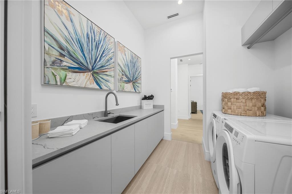 MOORINGS - Residential