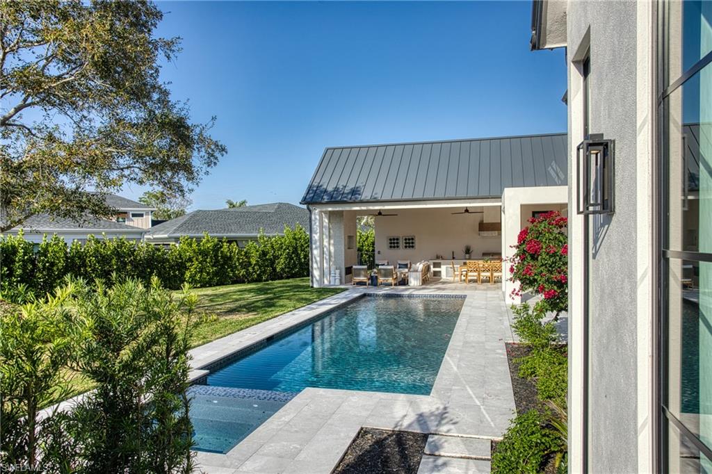 MOORINGS - Residential