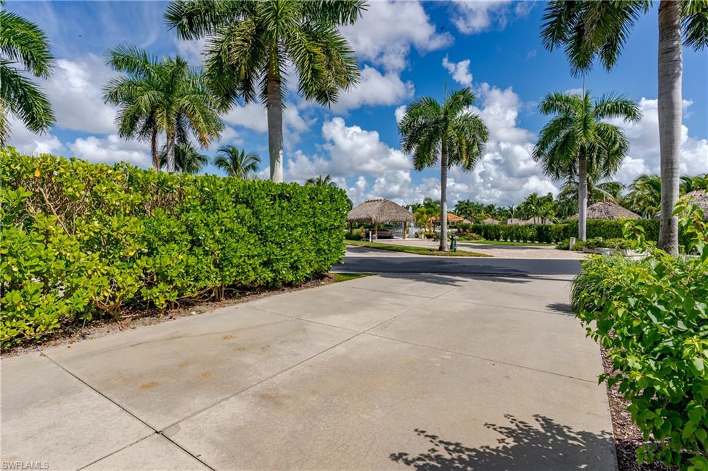 NAPLES MOTORCOACH RESORT - Land