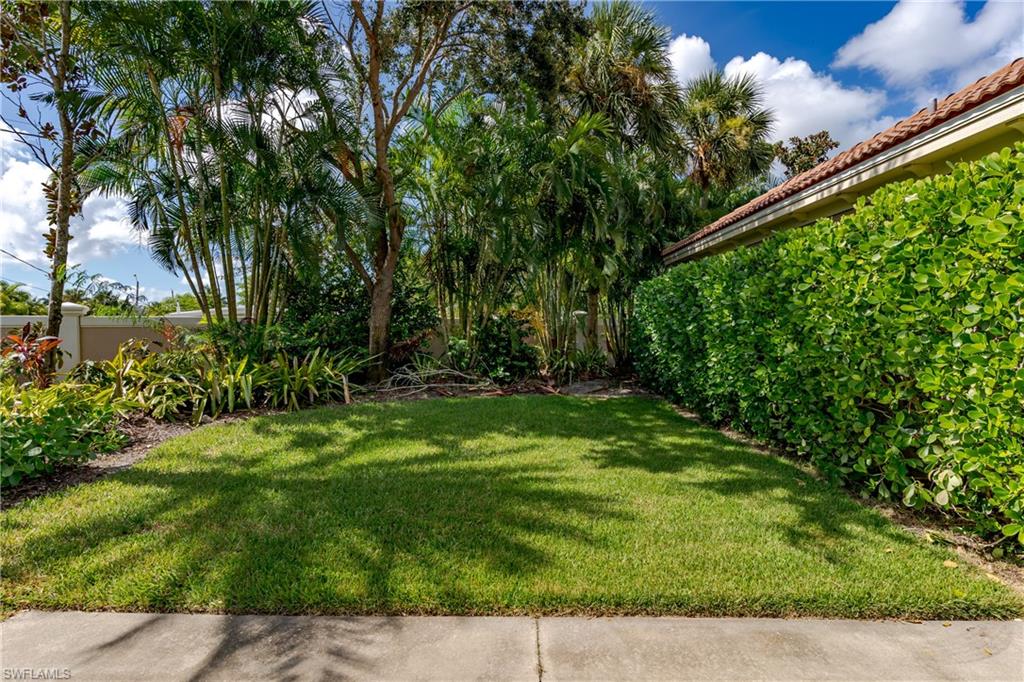 NAPLES MOTORCOACH RESORT - Land