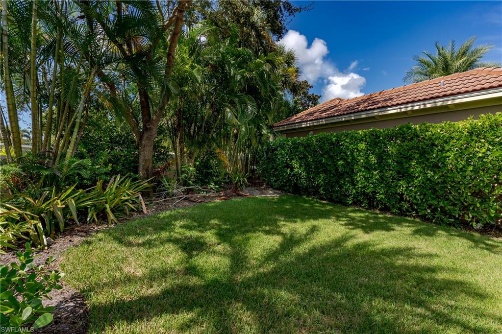 NAPLES MOTORCOACH RESORT - Land